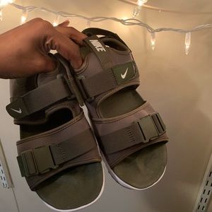 Nike Slides, Size 8. Never worn!!